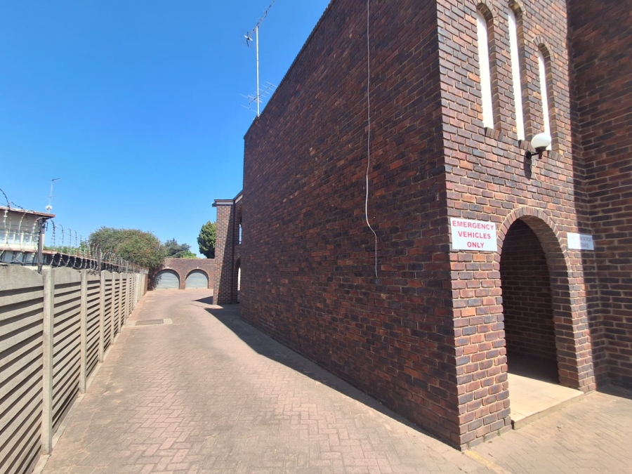 2 Bedroom Property for Sale in Three Rivers Gauteng