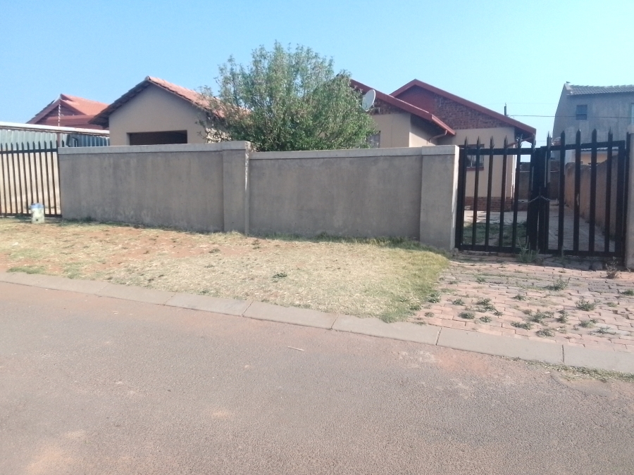 3 Bedroom Property for Sale in Kagiso Gauteng