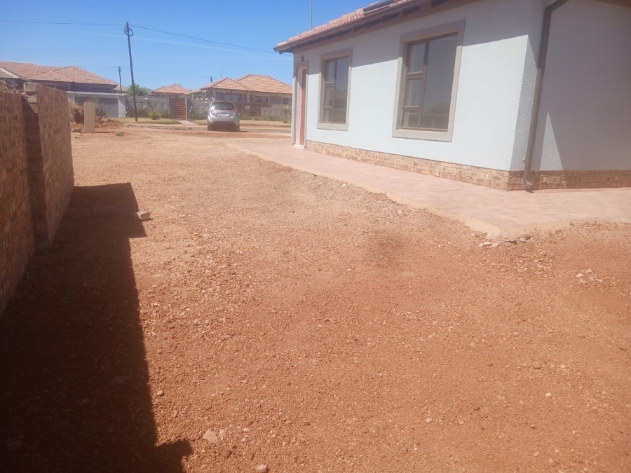2 Bedroom Property for Sale in Westonaria Gauteng