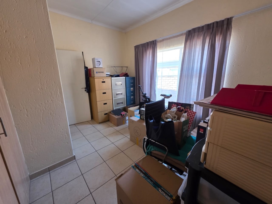 To Let 2 Bedroom Property for Rent in Ravenswood Gauteng