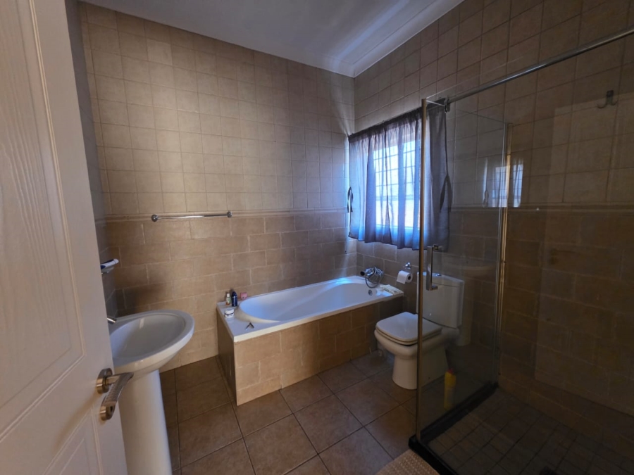 To Let 2 Bedroom Property for Rent in Ravenswood Gauteng