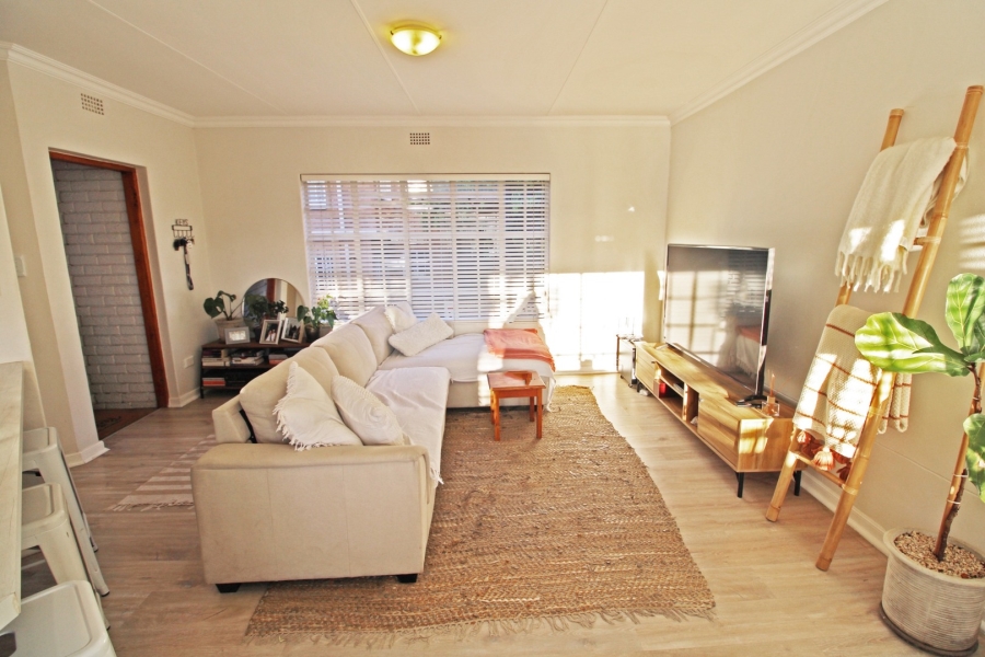 To Let 2 Bedroom Property for Rent in Bryanston Gauteng