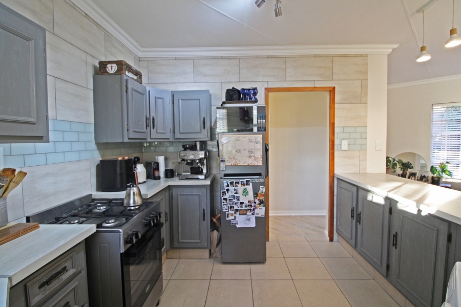 To Let 2 Bedroom Property for Rent in Bryanston Gauteng