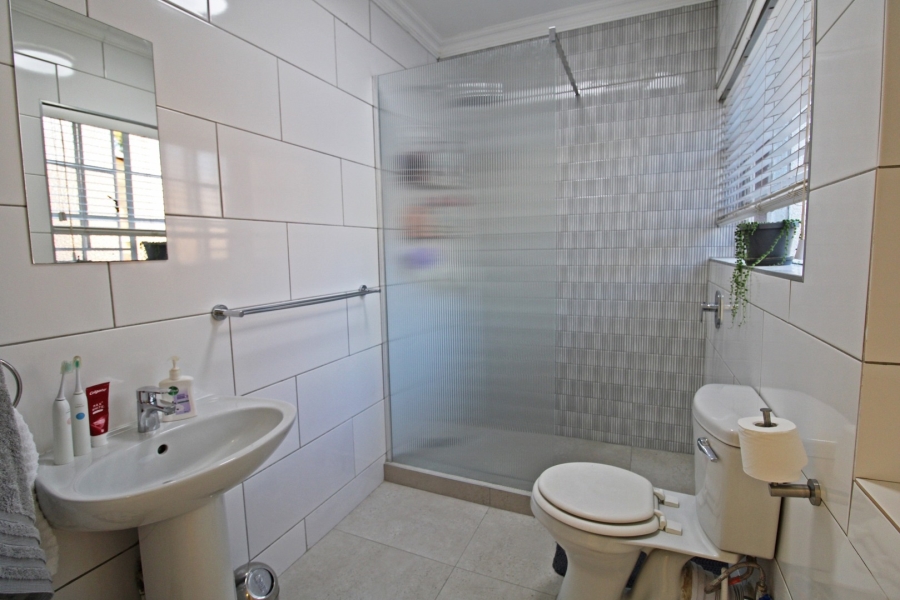 To Let 2 Bedroom Property for Rent in Bryanston Gauteng