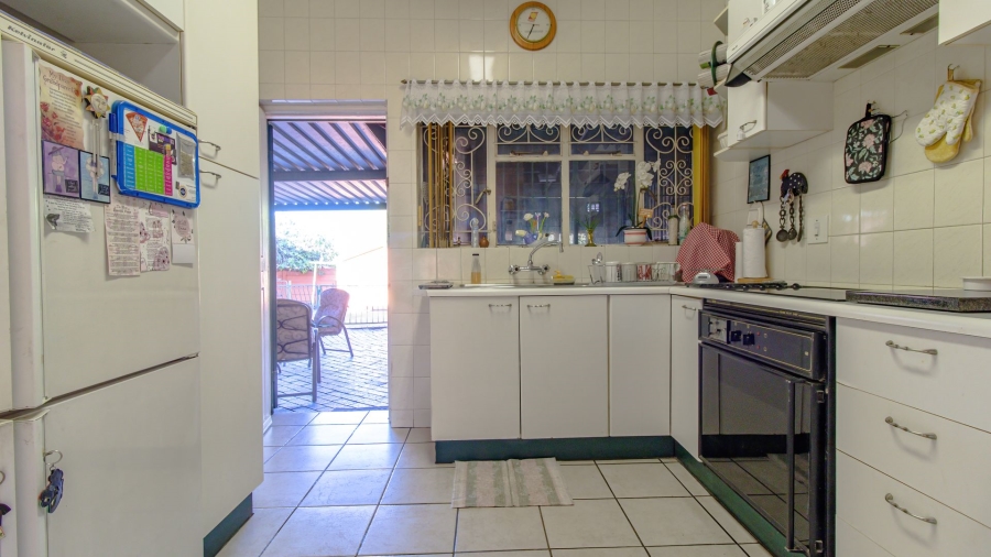 5 Bedroom Property for Sale in Robertsham Gauteng