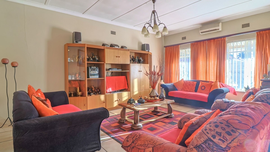 5 Bedroom Property for Sale in Robertsham Gauteng