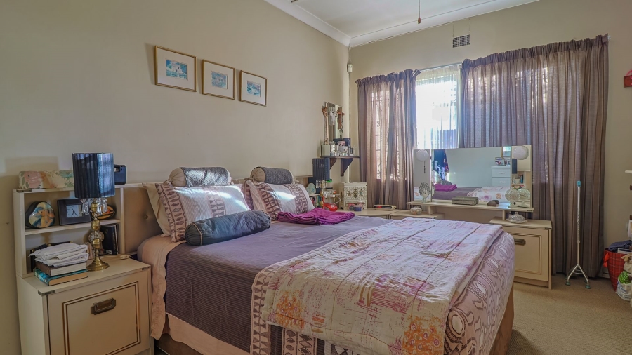 5 Bedroom Property for Sale in Robertsham Gauteng