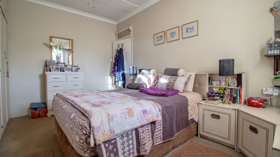 5 Bedroom Property for Sale in Robertsham Gauteng