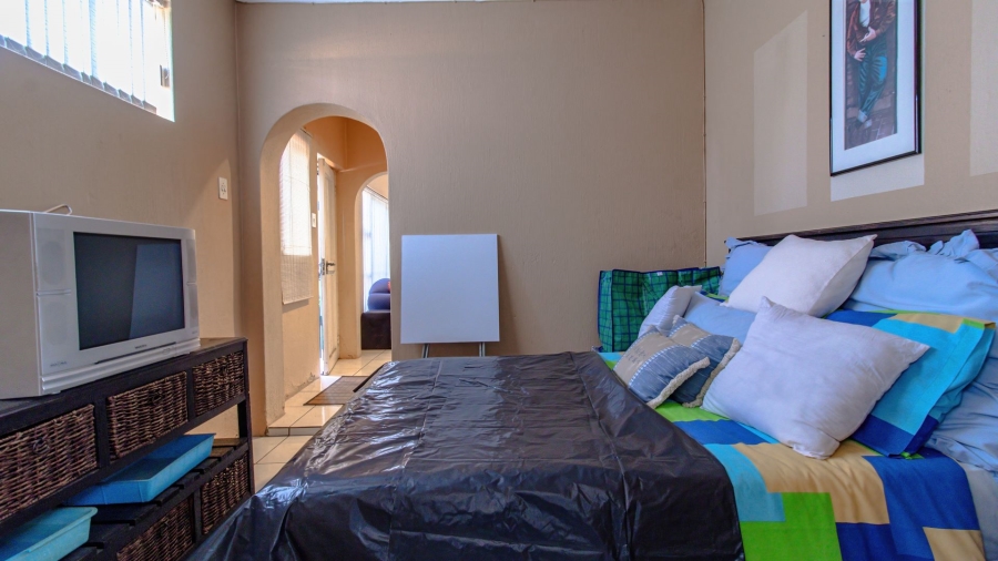 5 Bedroom Property for Sale in Robertsham Gauteng