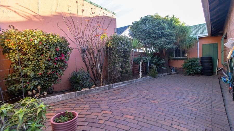 5 Bedroom Property for Sale in Robertsham Gauteng