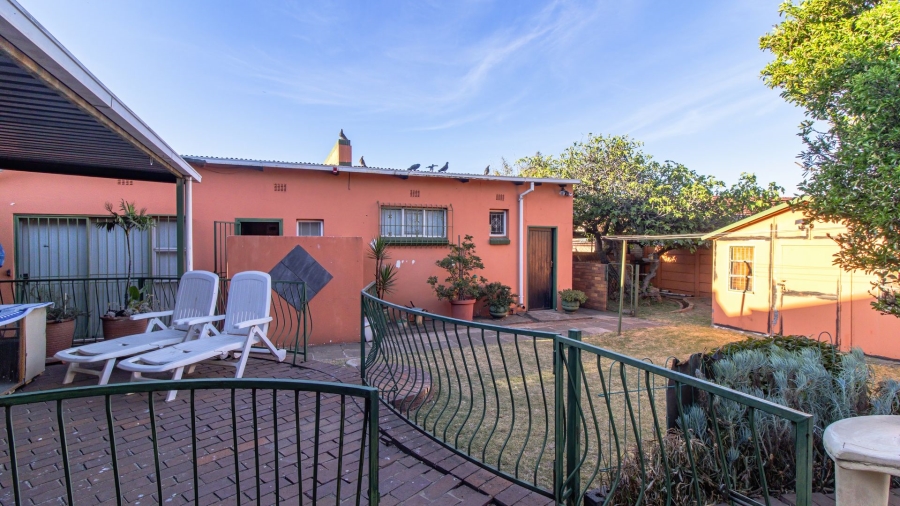 5 Bedroom Property for Sale in Robertsham Gauteng