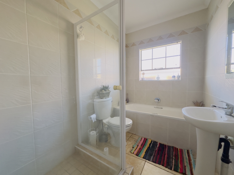 2 Bedroom Property for Sale in Albemarle Gauteng
