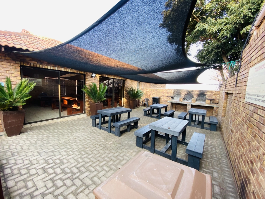 2 Bedroom Property for Sale in Albemarle Gauteng