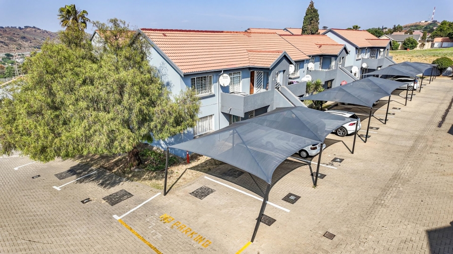 1 Bedroom Property for Sale in Linmeyer Gauteng