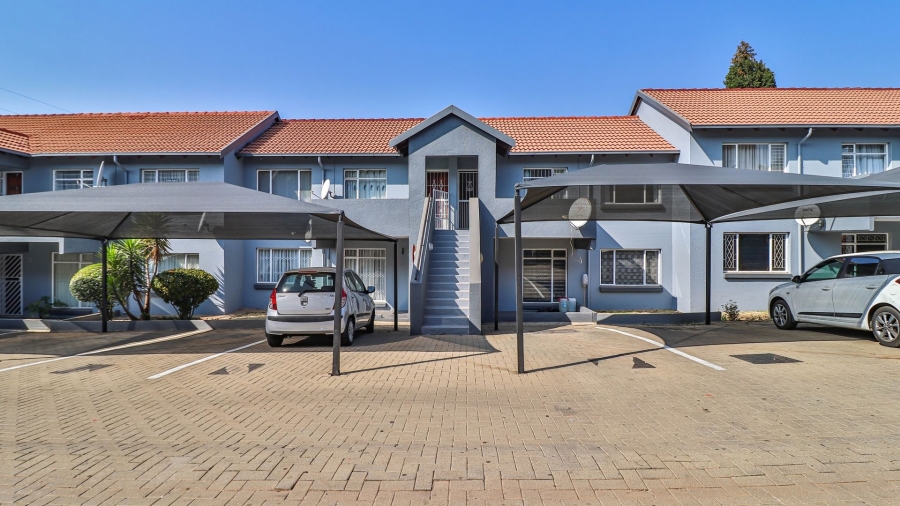 1 Bedroom Property for Sale in Linmeyer Gauteng