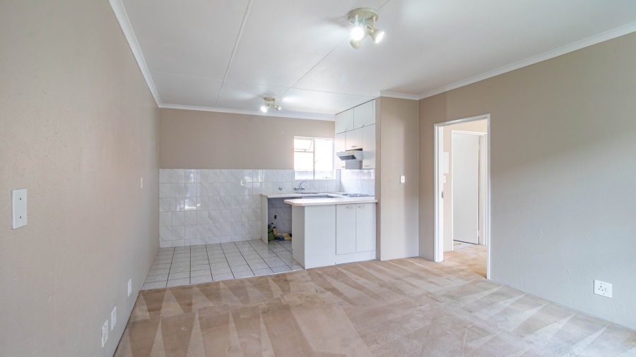 1 Bedroom Property for Sale in Linmeyer Gauteng