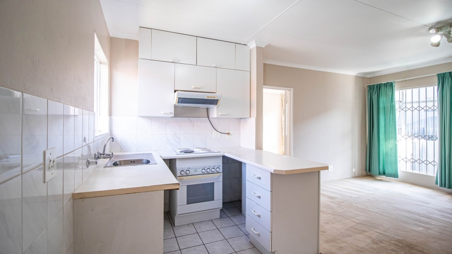 1 Bedroom Property for Sale in Linmeyer Gauteng