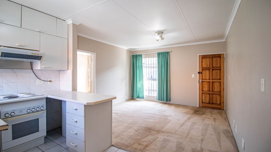 1 Bedroom Property for Sale in Linmeyer Gauteng