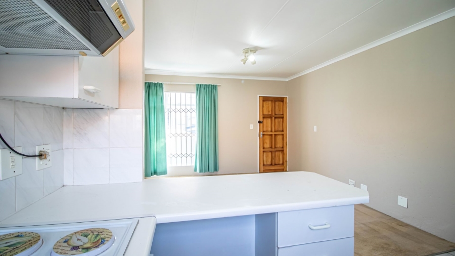 1 Bedroom Property for Sale in Linmeyer Gauteng