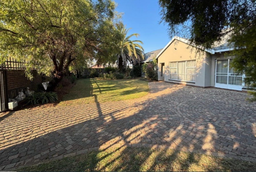 4 Bedroom Property for Sale in Mayberry Park Gauteng