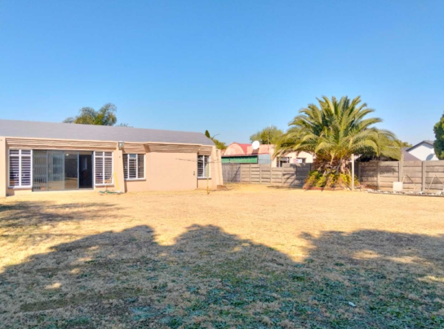 4 Bedroom Property for Sale in Mayberry Park Gauteng