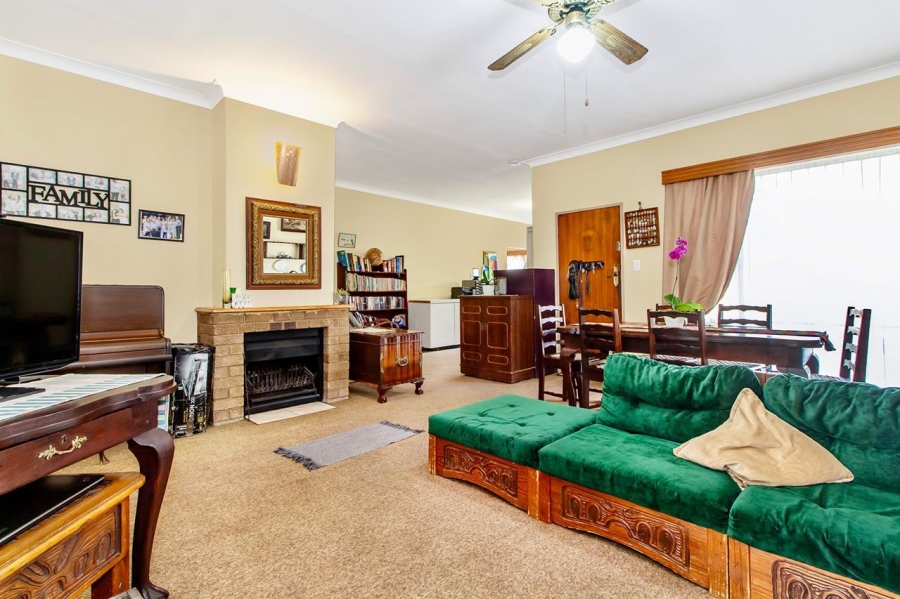4 Bedroom Property for Sale in Kilner Park Gauteng