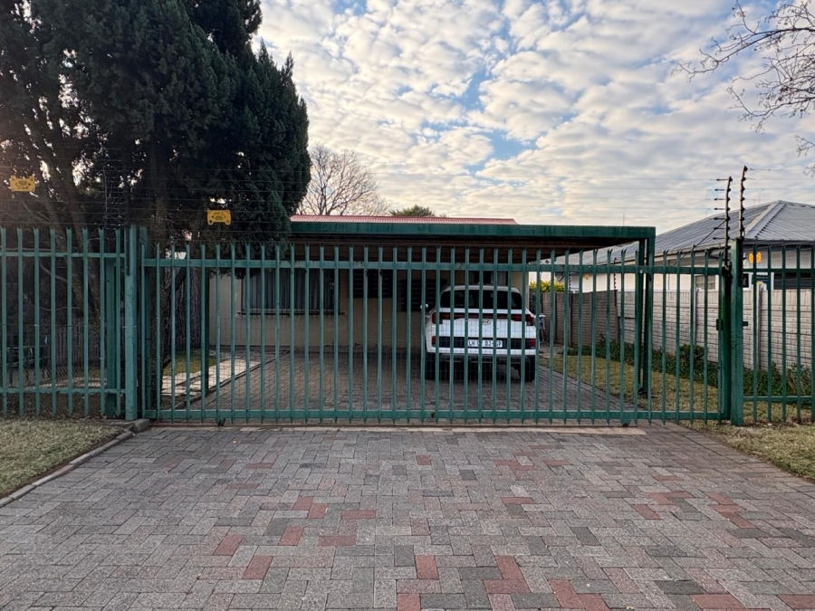 4 Bedroom Property for Sale in Kilner Park Gauteng