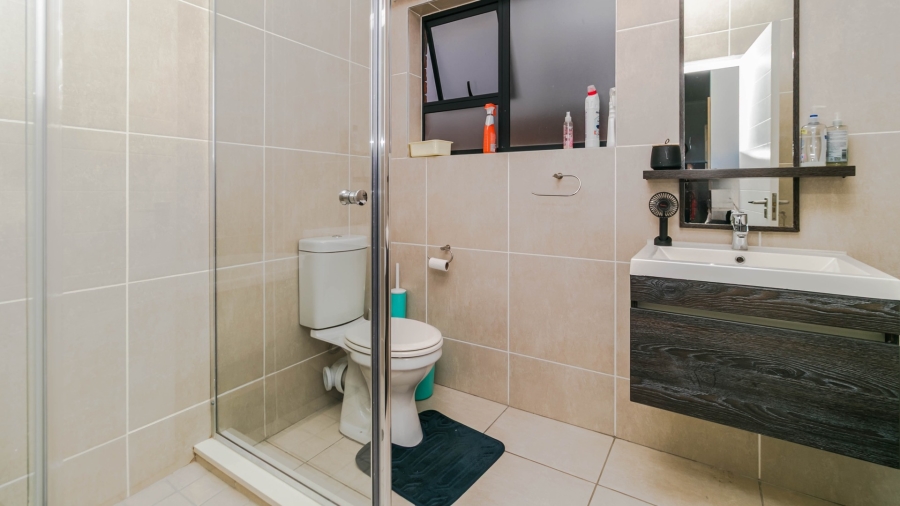 To Let 3 Bedroom Property for Rent in Olivedale Gauteng
