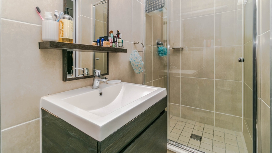 To Let 3 Bedroom Property for Rent in Olivedale Gauteng