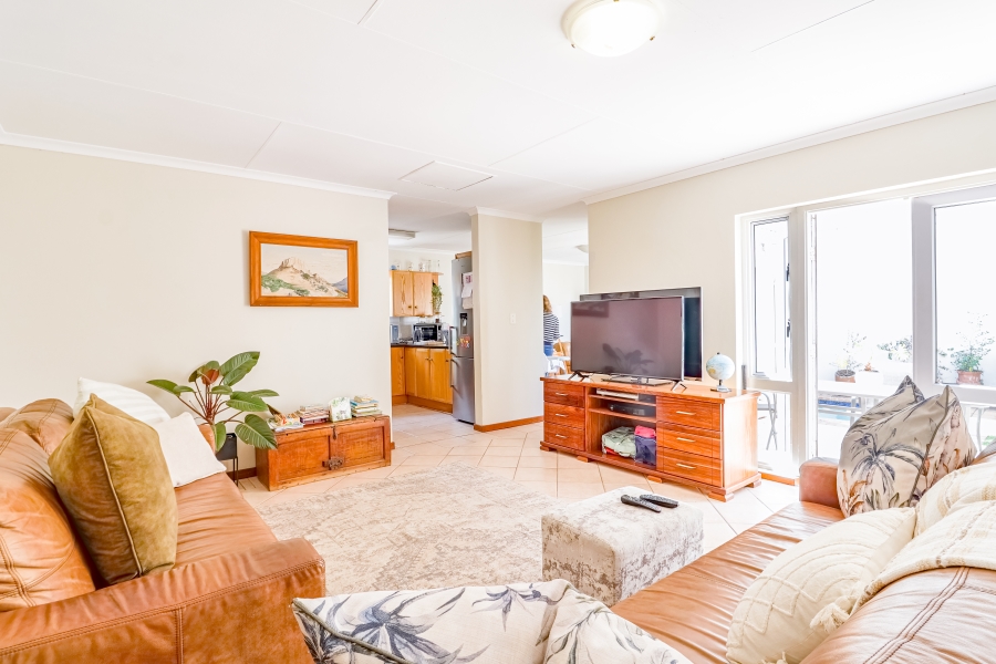 To Let 3 Bedroom Property for Rent in Silver Lakes Golf Estate Gauteng