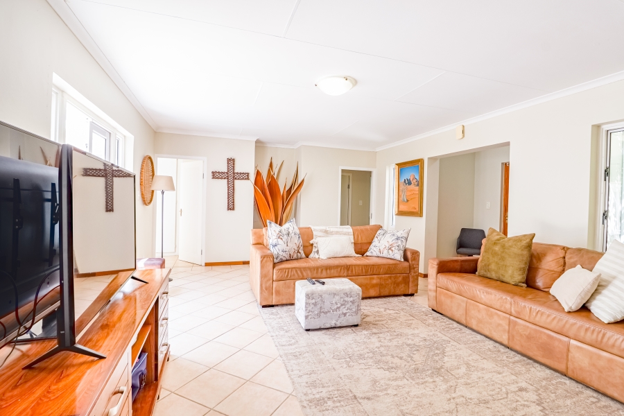 To Let 3 Bedroom Property for Rent in Silver Lakes Golf Estate Gauteng
