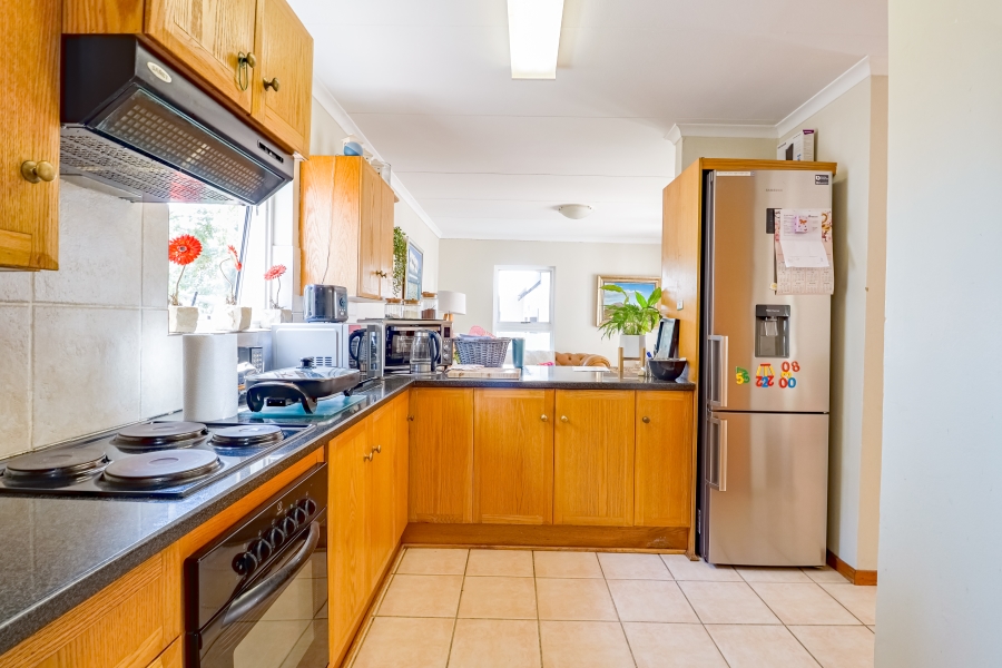 To Let 3 Bedroom Property for Rent in Silver Lakes Golf Estate Gauteng