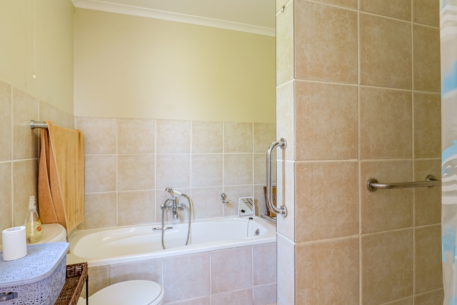 To Let 3 Bedroom Property for Rent in Silver Lakes Golf Estate Gauteng