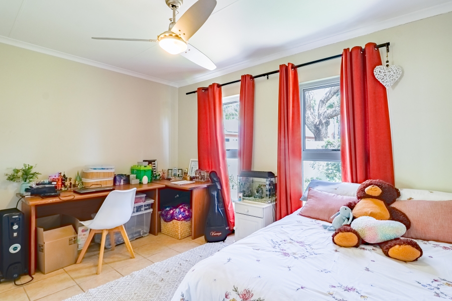 To Let 3 Bedroom Property for Rent in Silver Lakes Golf Estate Gauteng