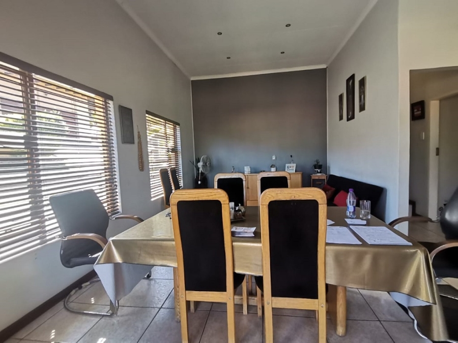 3 Bedroom Property for Sale in Oakdene Gauteng
