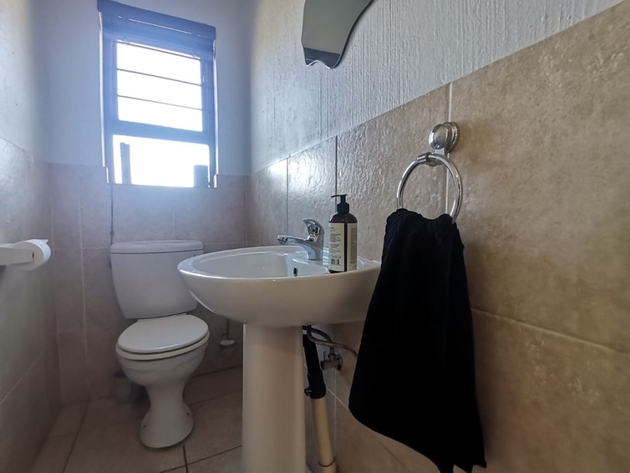 3 Bedroom Property for Sale in Oakdene Gauteng