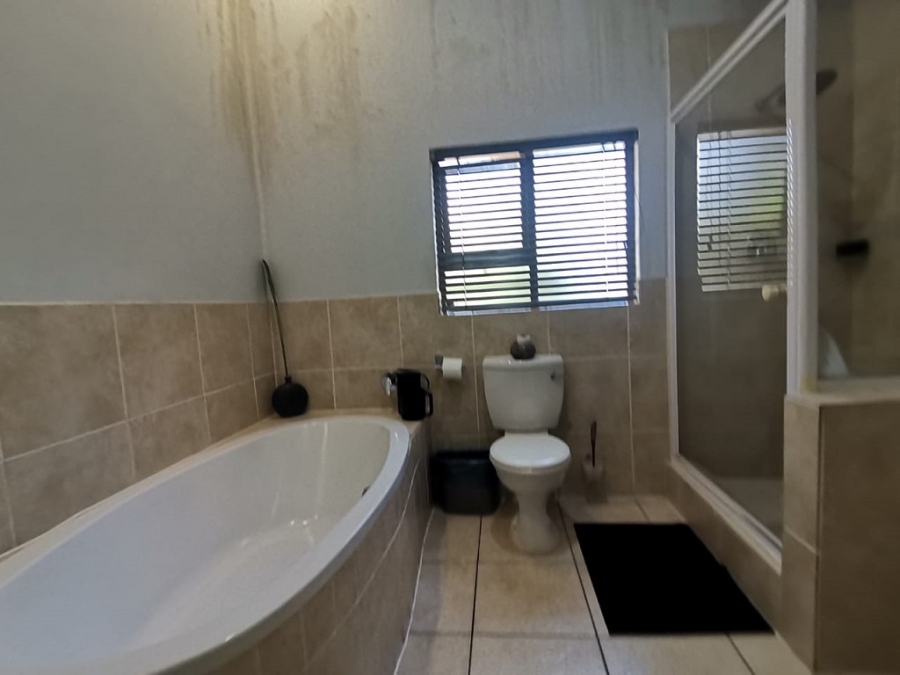 3 Bedroom Property for Sale in Oakdene Gauteng
