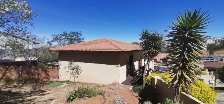 3 Bedroom Property for Sale in Oakdene Gauteng