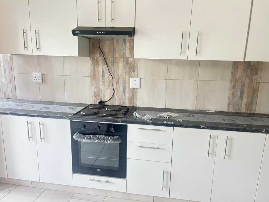 To Let 2 Bedroom Property for Rent in Albertville Gauteng