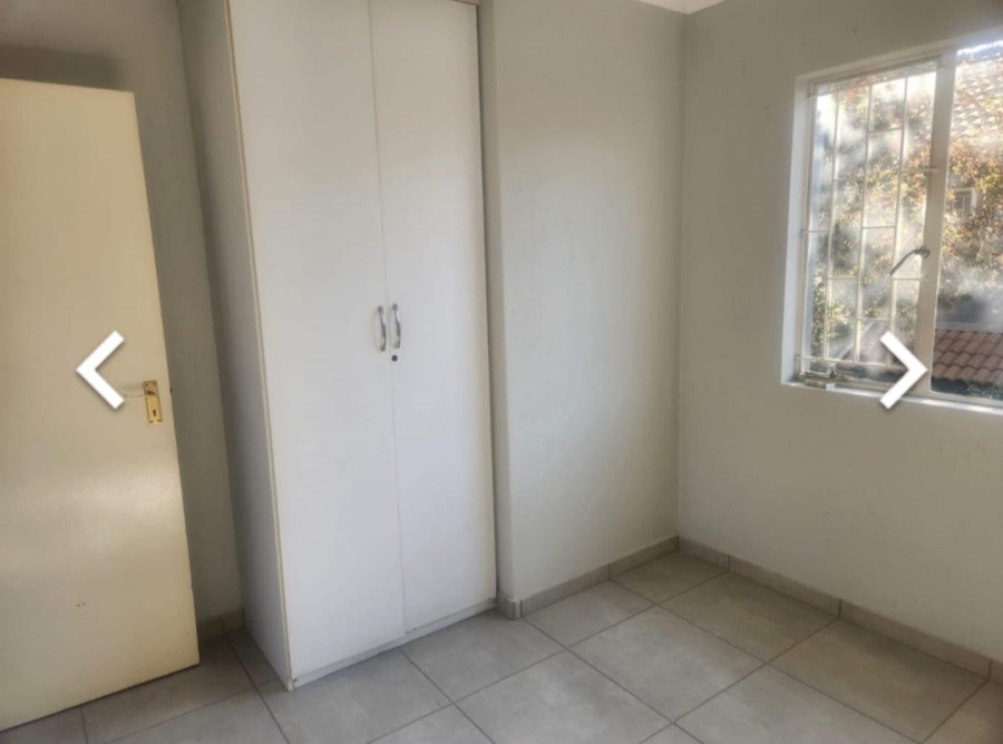 2 Bedroom Property for Sale in Greenstone Hill Gauteng