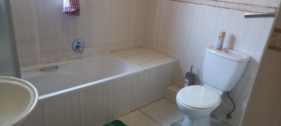To Let 3 Bedroom Property for Rent in Ferndale Gauteng