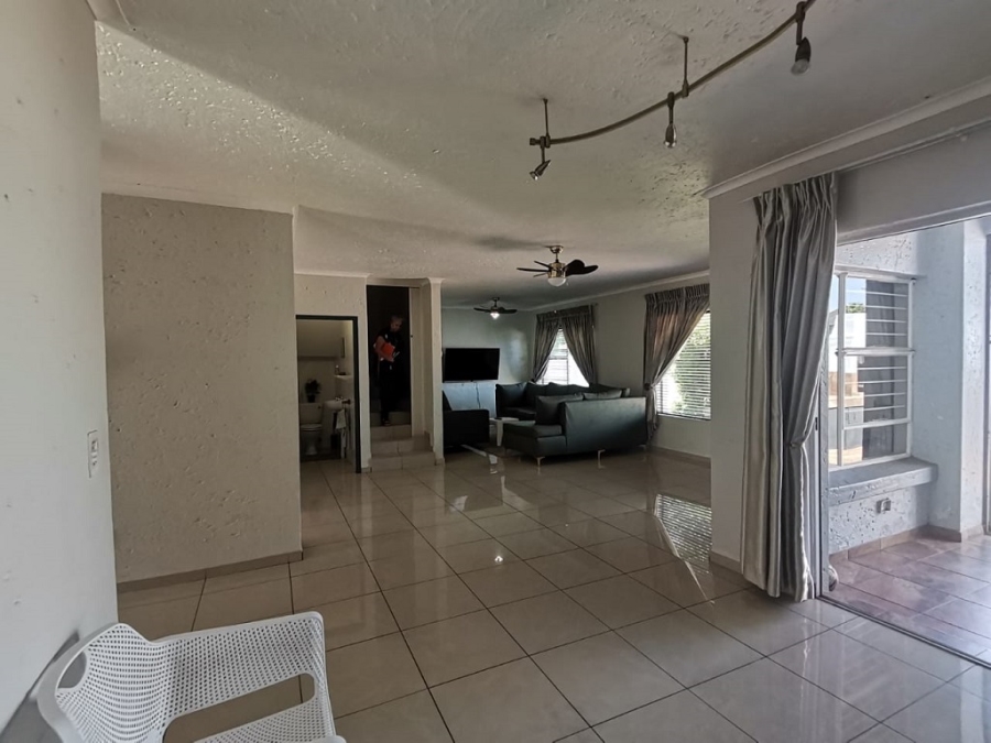 3 Bedroom Property for Sale in Brackenhurst Gauteng
