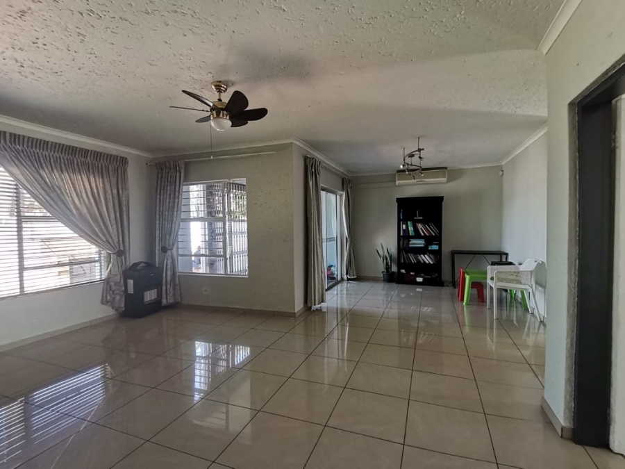 3 Bedroom Property for Sale in Brackenhurst Gauteng