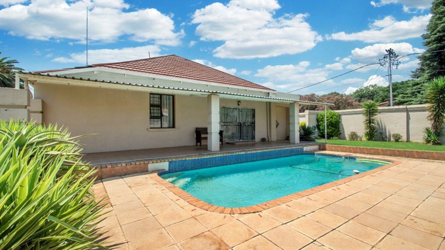 2 Bedroom Property for Sale in Florida Gauteng