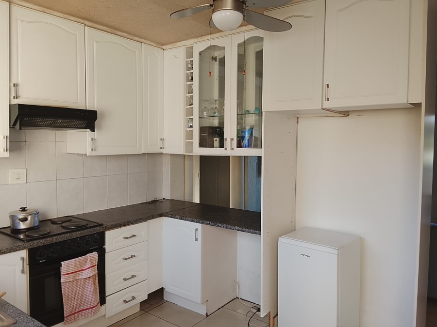 2 Bedroom Property for Sale in Mondeor Gauteng