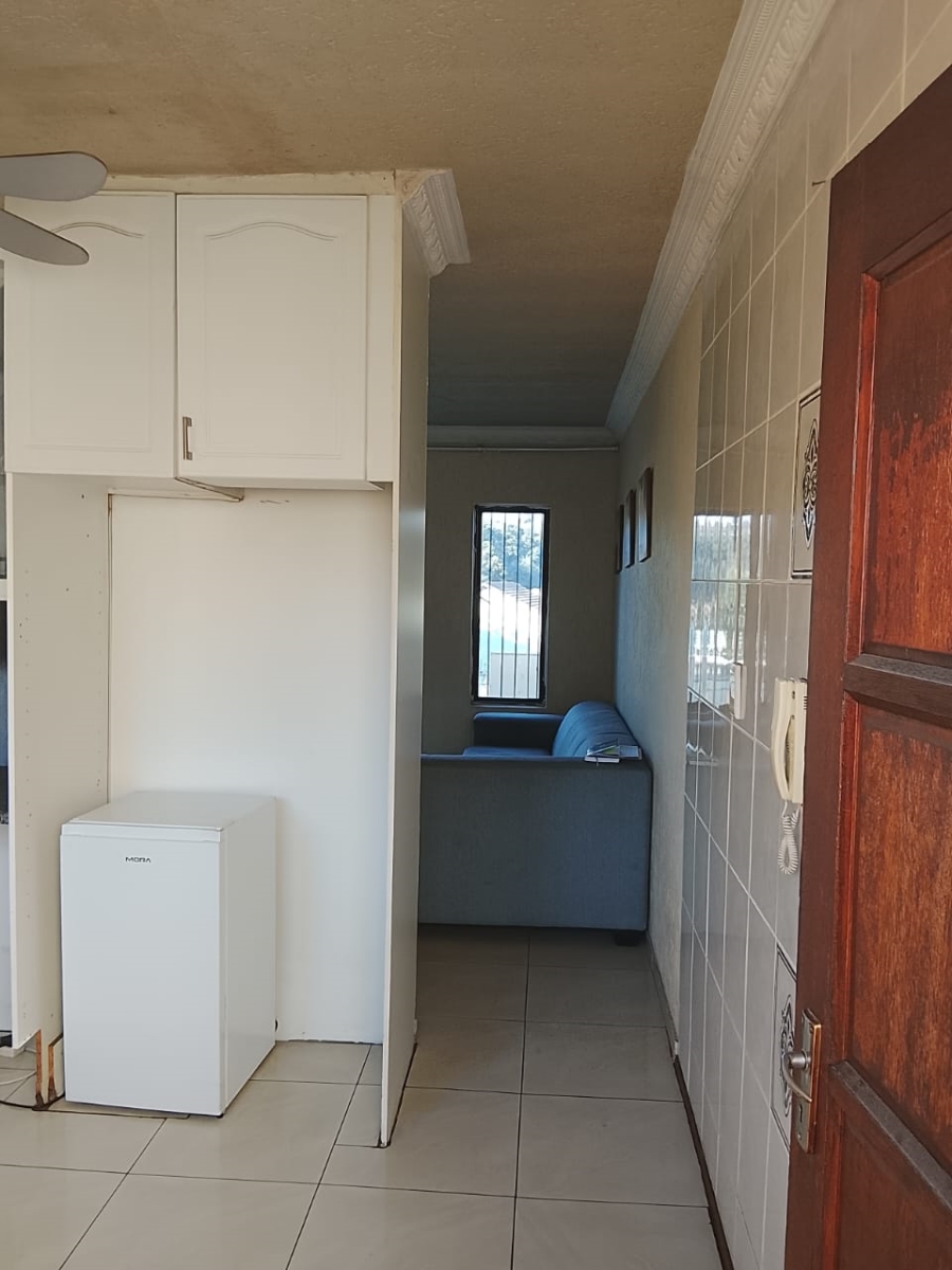 2 Bedroom Property for Sale in Mondeor Gauteng