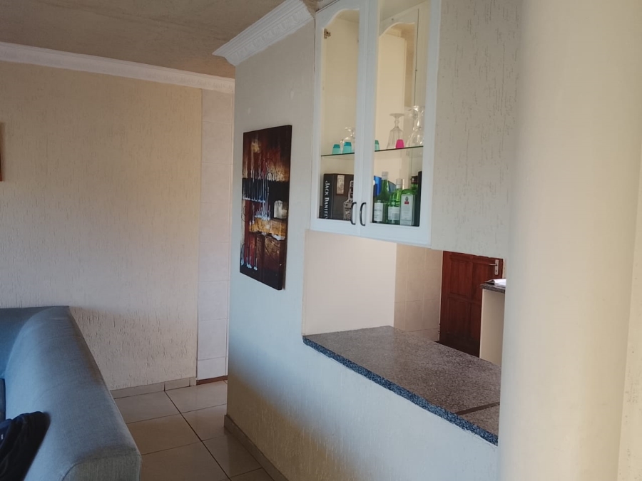 2 Bedroom Property for Sale in Mondeor Gauteng