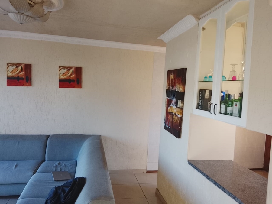 2 Bedroom Property for Sale in Mondeor Gauteng