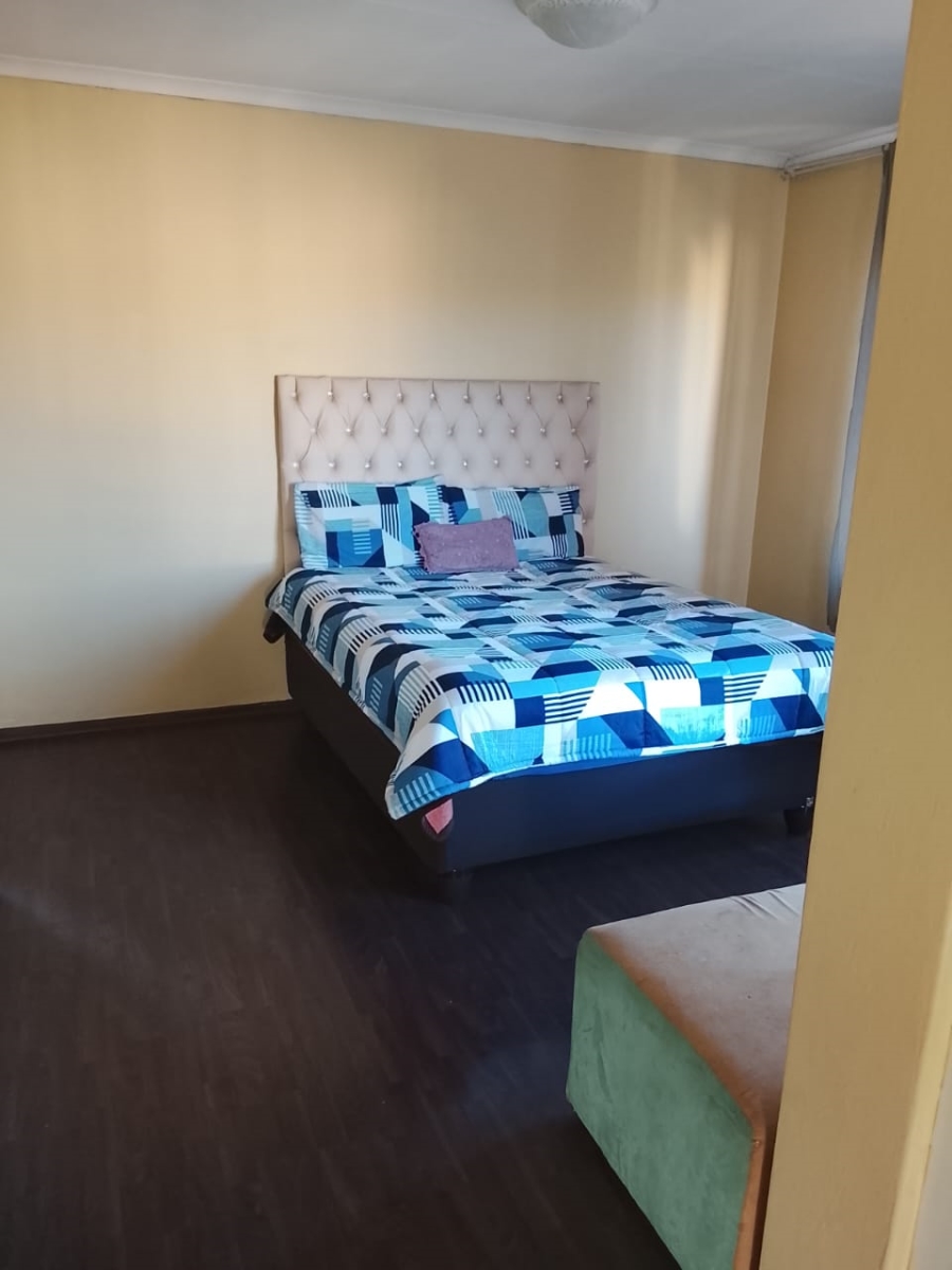 2 Bedroom Property for Sale in Mondeor Gauteng