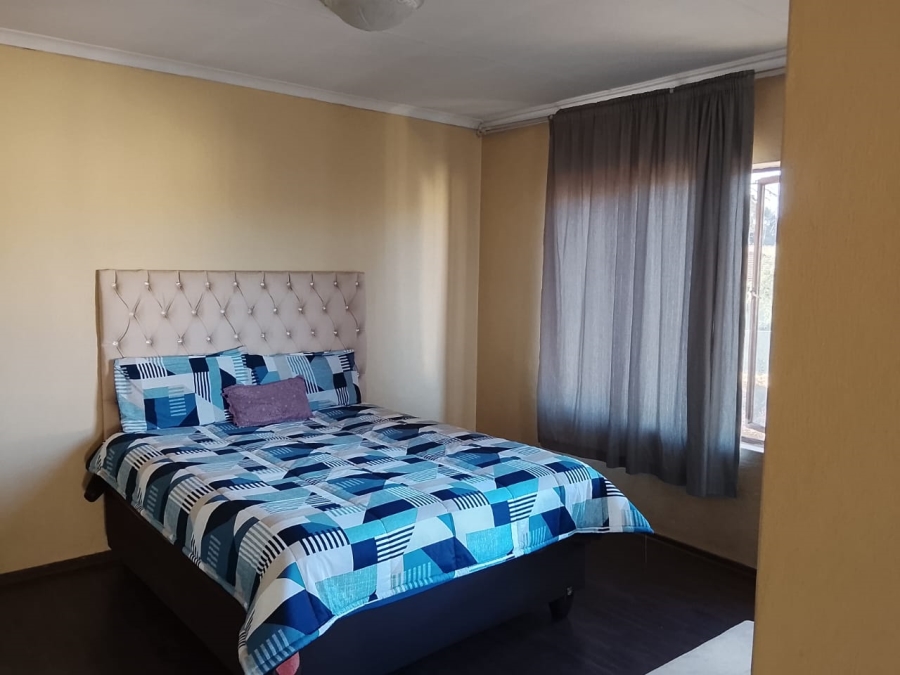 2 Bedroom Property for Sale in Mondeor Gauteng